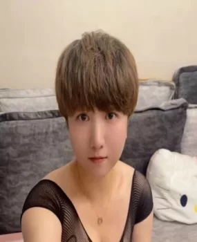 哈尔滨短发妹